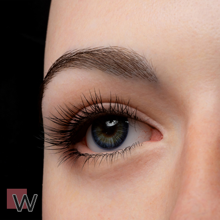 Implantierte Augenbrauen