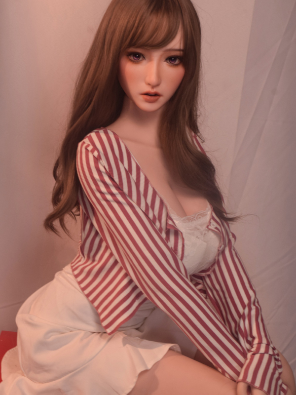 Yu – Elsa Babe 165cm